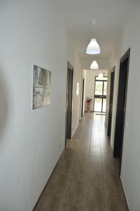 B&B Maison Blanche Кальтаджироне Экстерьер фото