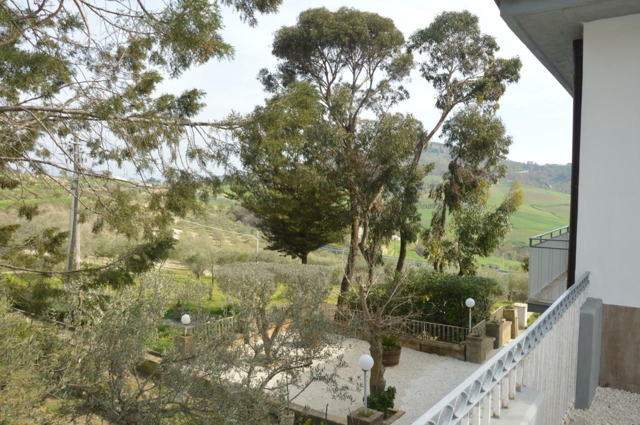 B&B Maison Blanche Кальтаджироне Экстерьер фото